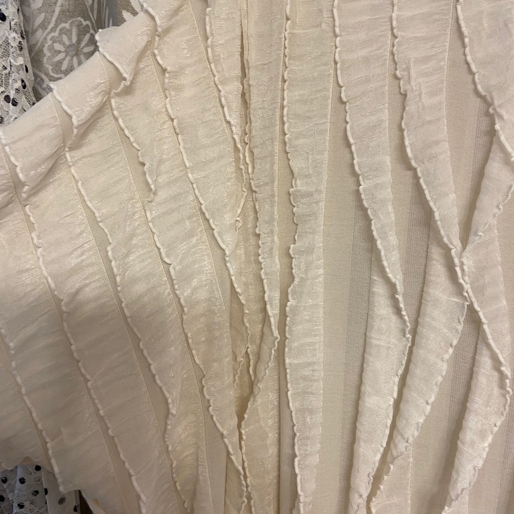 Off White Flowy Ruffle Tunic - Picture 2 of 4